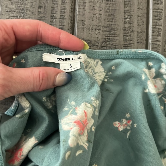 O’Neill Floral Crop Top - Picture 4 of 4
